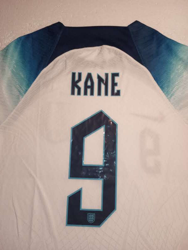 Harry Kane #9 England 2022 World Cup Qatar Match Home Long Sleeve Soccer Jersey