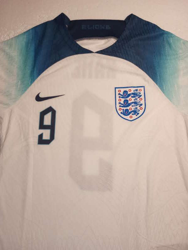 Harry Kane #9 England 2022 World Cup Qatar Match Home Long Sleeve Soccer Jersey